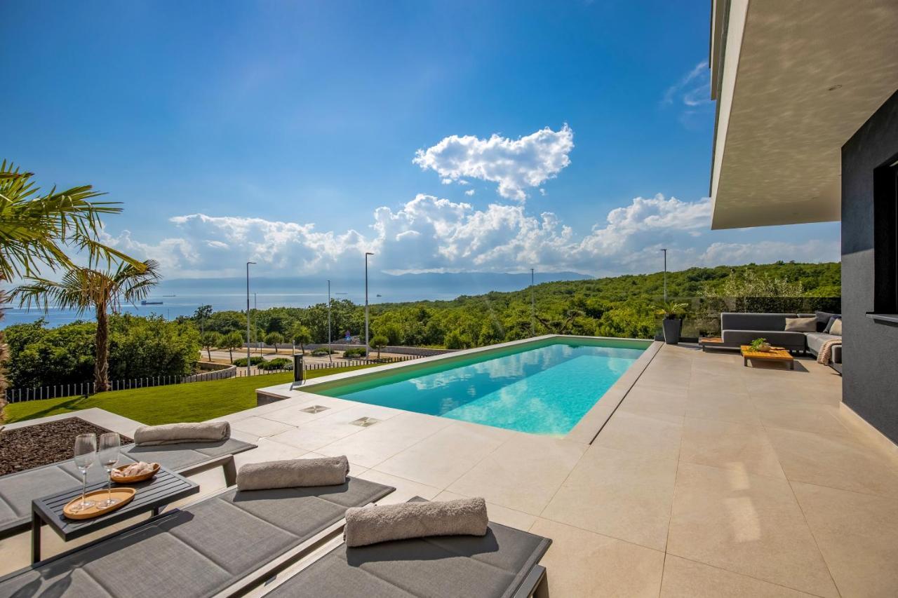 Villa Ameli Apartment With Swimming Pool Rijeka Ngoại thất bức ảnh